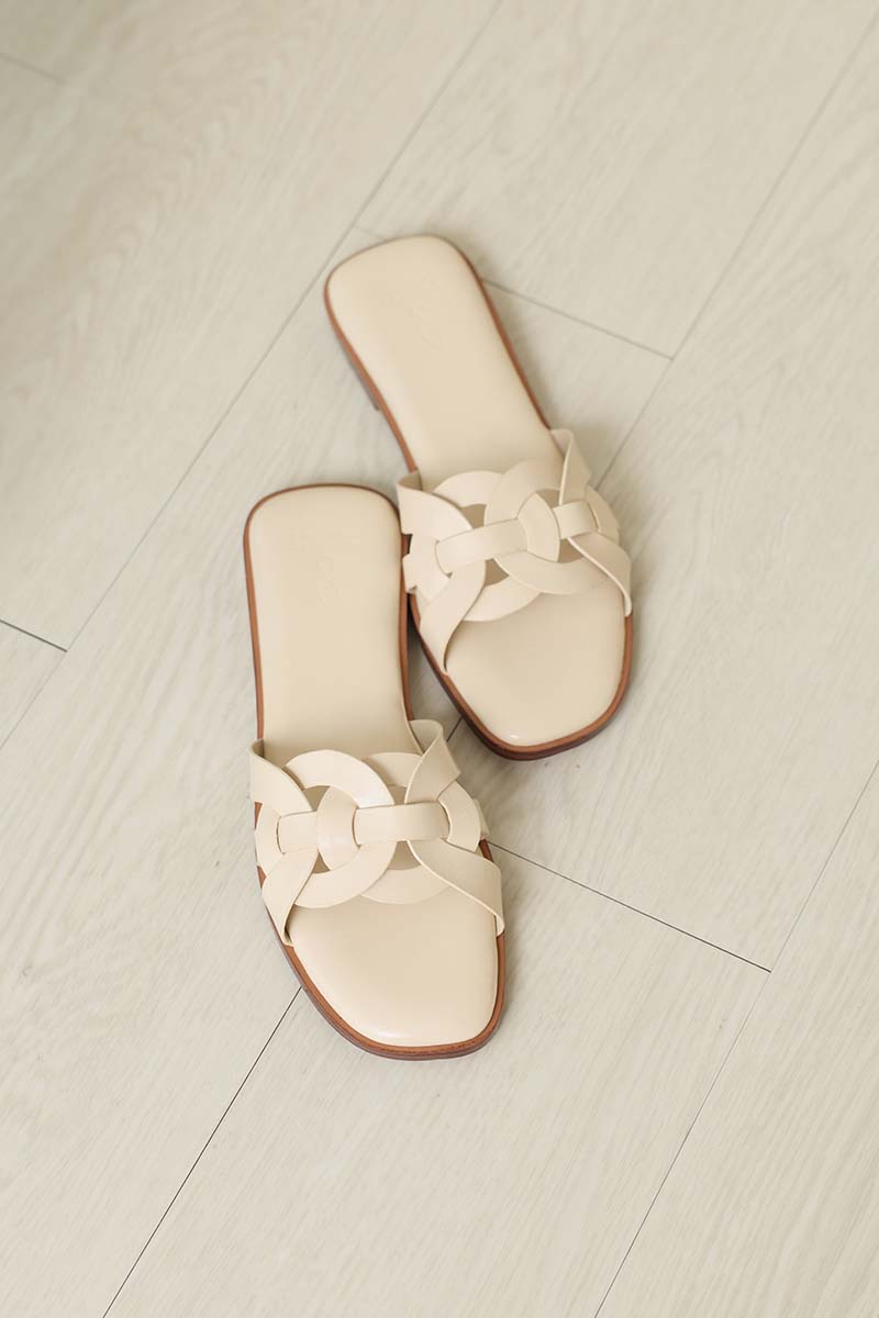 Elin Interlocking Cloud Sliders in Cream