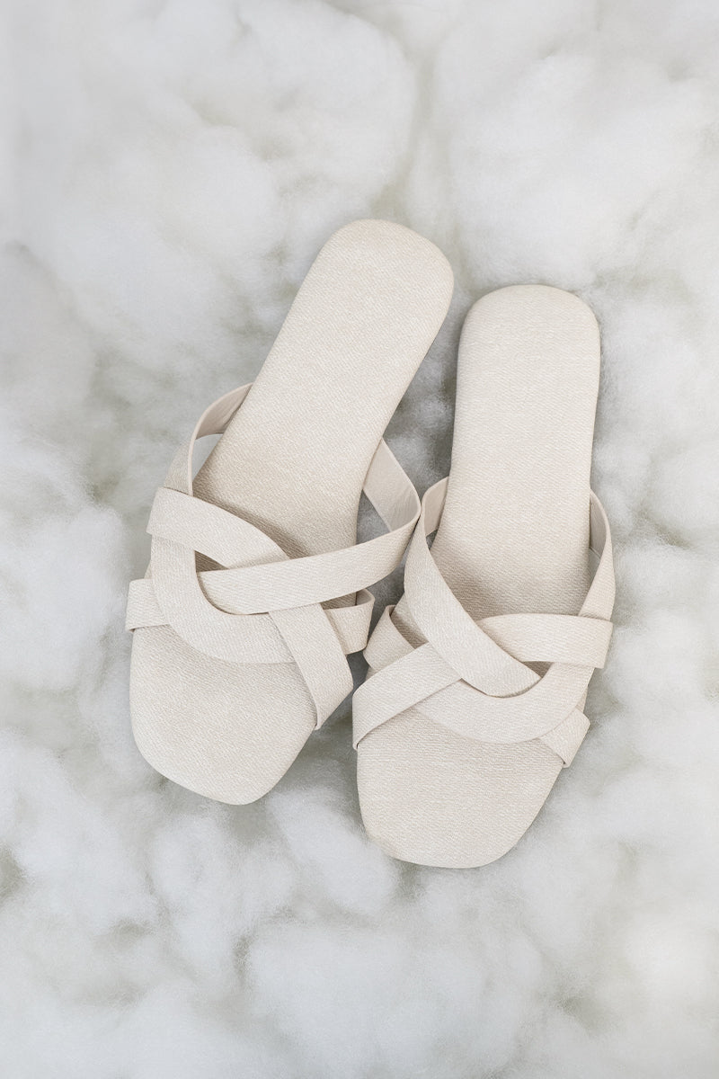 Evie Interlocking Cloud Sliders in Waterproof Linen