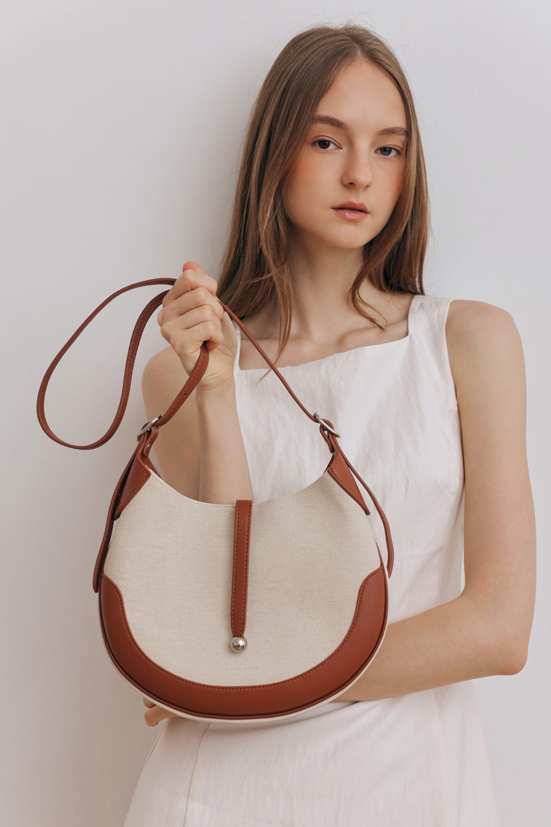Lisbon Shoulder Bag in Canvas/Brown