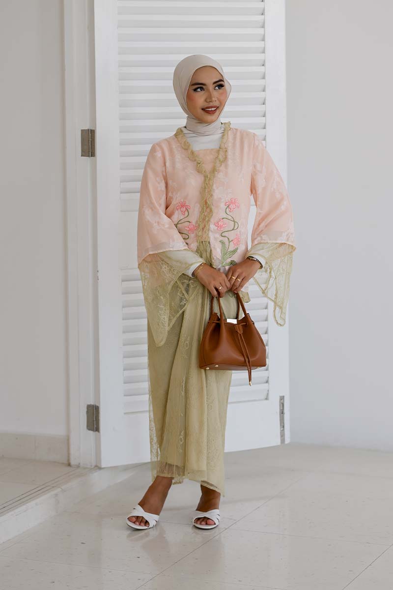 Santiago Dumpling Bag in Tan