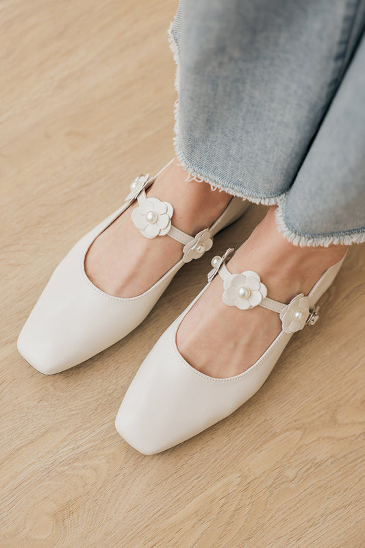 Sorrel Floral Cut out Maryjane Flats in Cream