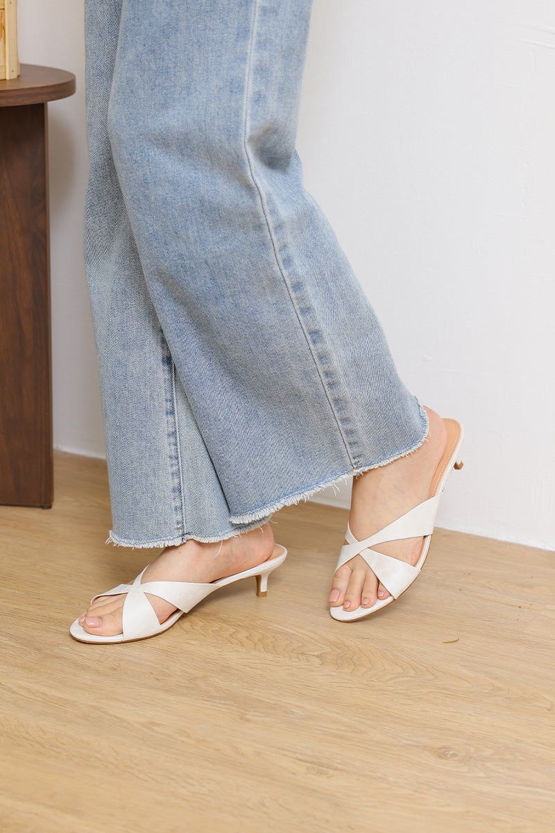 Rivelle Kitten Heels in White