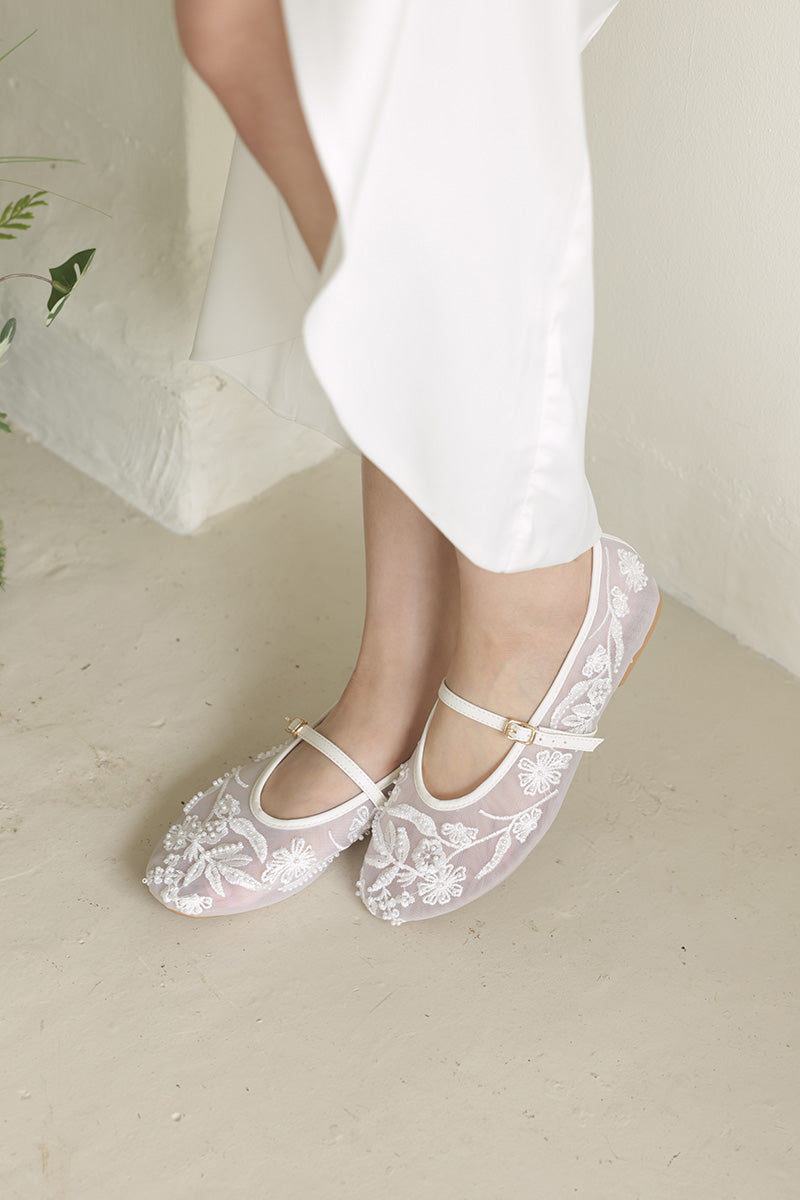 Solyn Embroidered Mesh Flats in Cream
