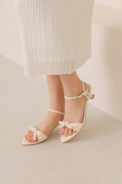 Alira Bow Kitten Heels in White