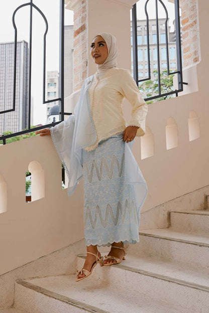 Alira Bow Kitten Heels in Nude