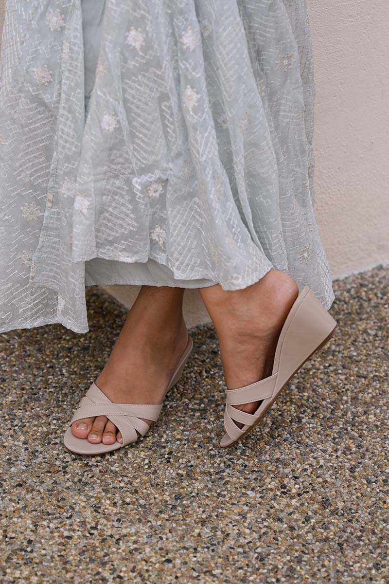 Amaris Cross Strap Wedges in Taupe