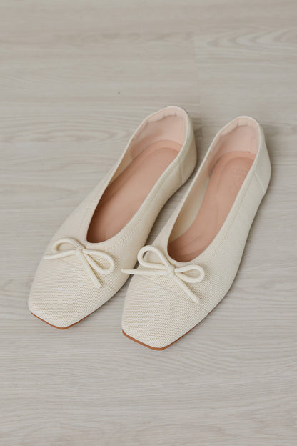 Balleta Cloud Flyknit Flats in Cream
