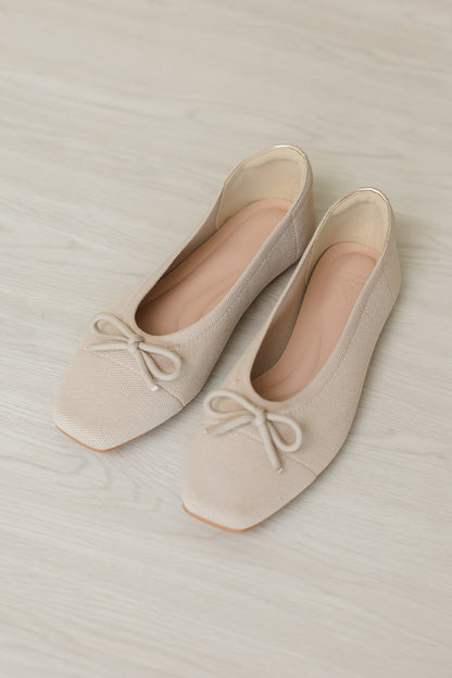 Balleta Cloud Flyknit Flats in Beige