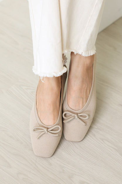 Balleta Cloud Flyknit Flats in Beige