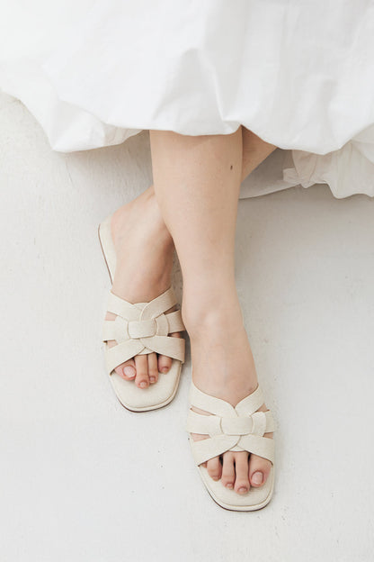 Bondi Cloud Sliders in Waterproof Linen