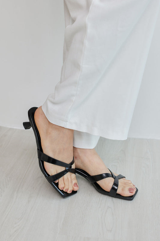 Darcie Interlocking Kitten Heels Black Patent