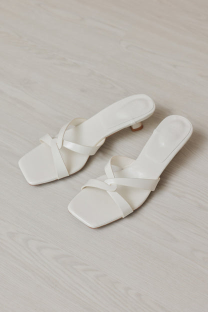 Darcie Interlocking Kitten Heels Cream Patent