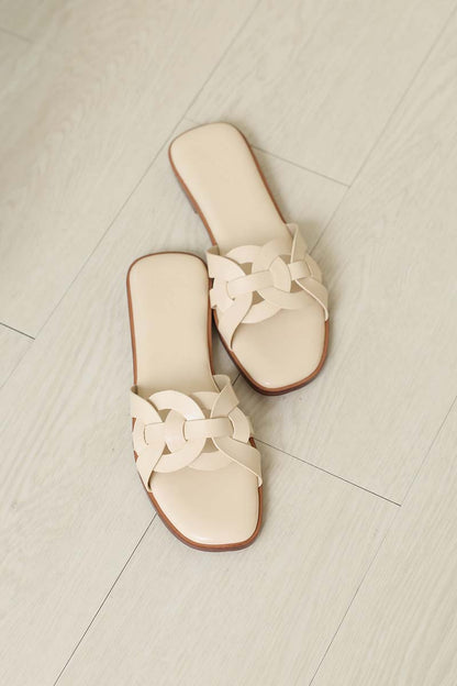Elin Interlocking Cloud Sliders in Cream