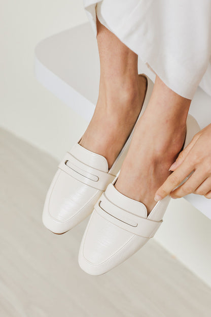 Isla Loafers in Textured Cream