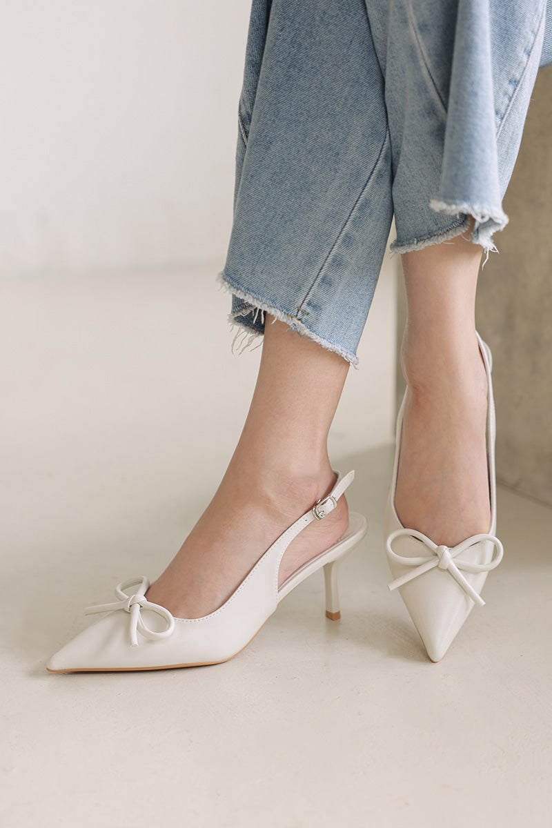 Issey Bow Slingback Heels in Cream