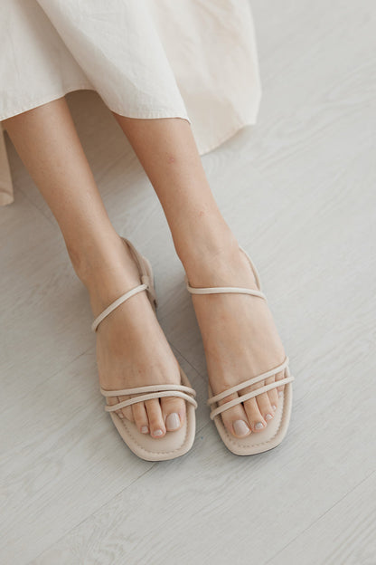 Jamie Cloud Sandals in Cream