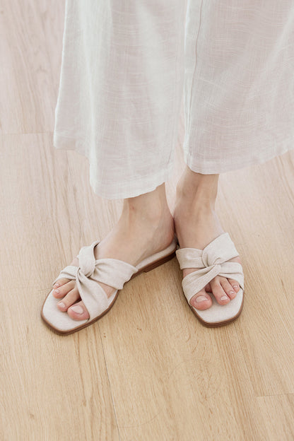 Jessa Cloud Sliders in Waterproof Linen