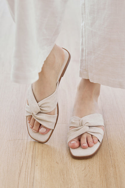 Jessa Cloud Sliders in Waterproof Linen