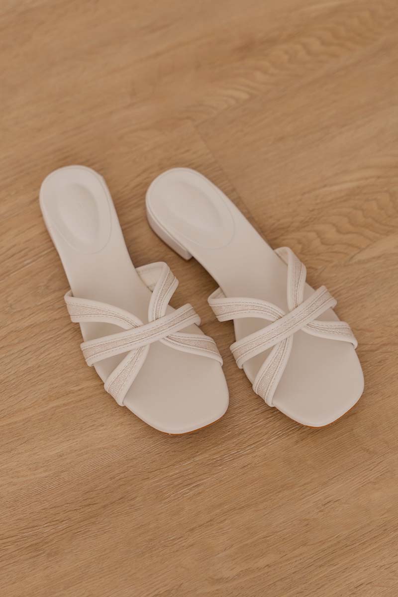 Jolie Contrast Interlocking Sliders in Cream