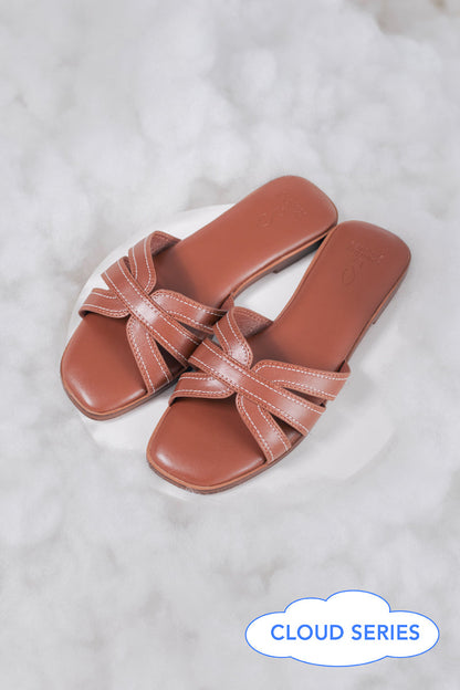 Leone Interlocking Cloud Sliders in Pecan