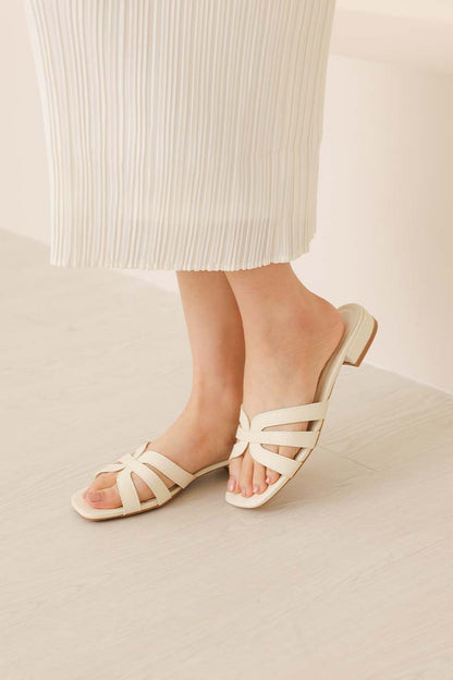 Levi Interlocking Sliders in Cream