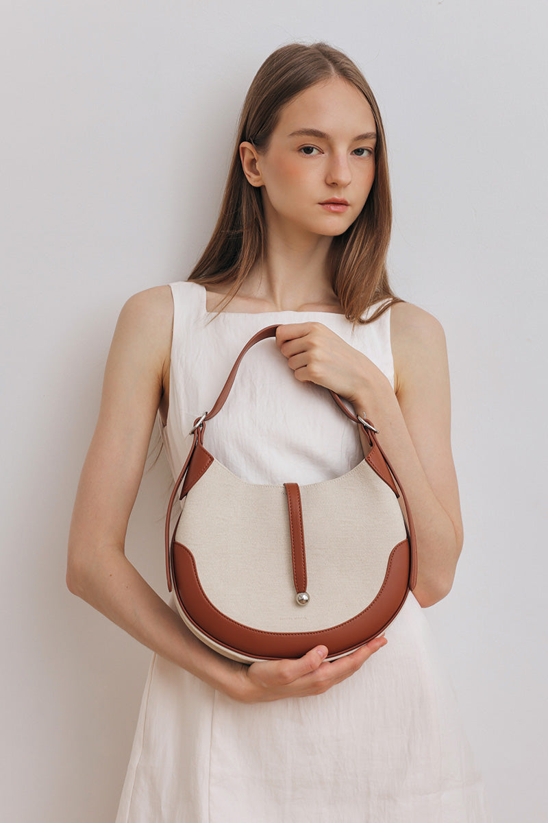 Lisbon Shoulder Bag in Canvas/Brown