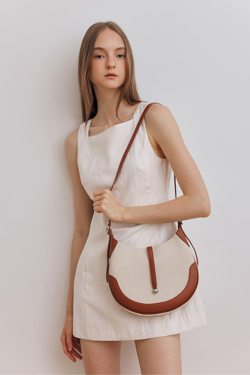 Lisbon Shoulder Bag in Canvas/Brown