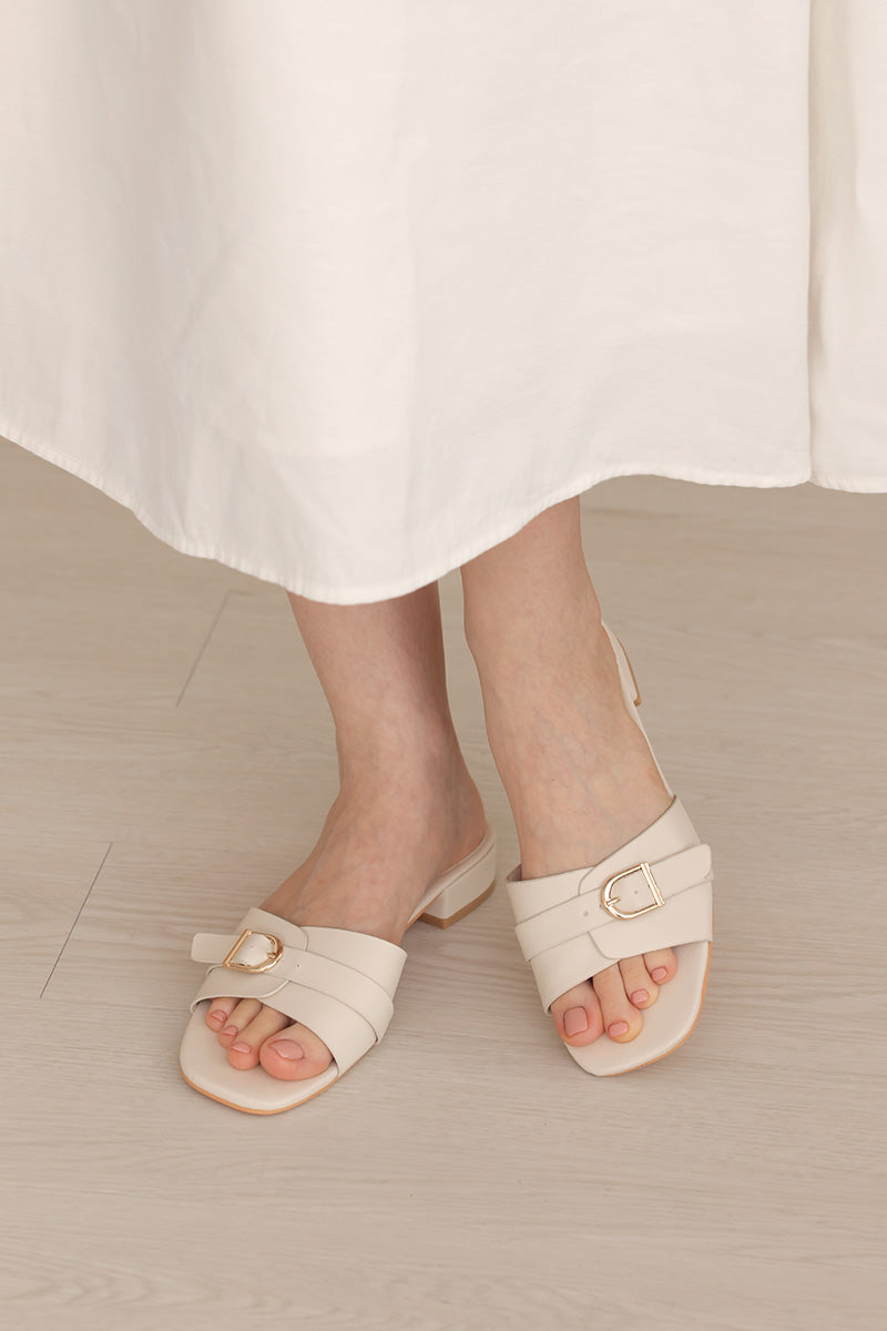 Liva Sliders in Cream