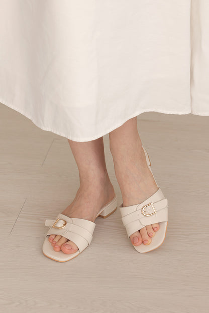 Liva Sliders in Cream
