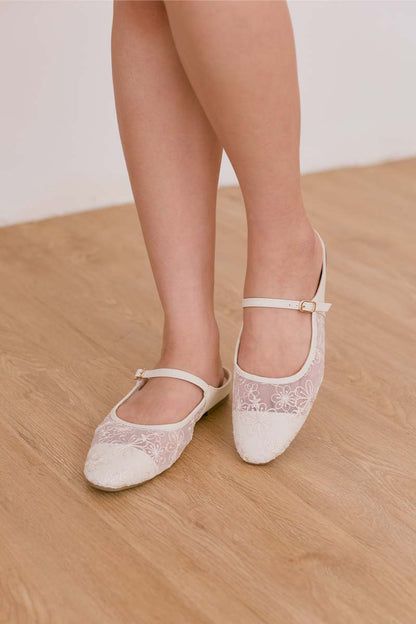 Lydia Floral Mesh Flat Mules in Cream