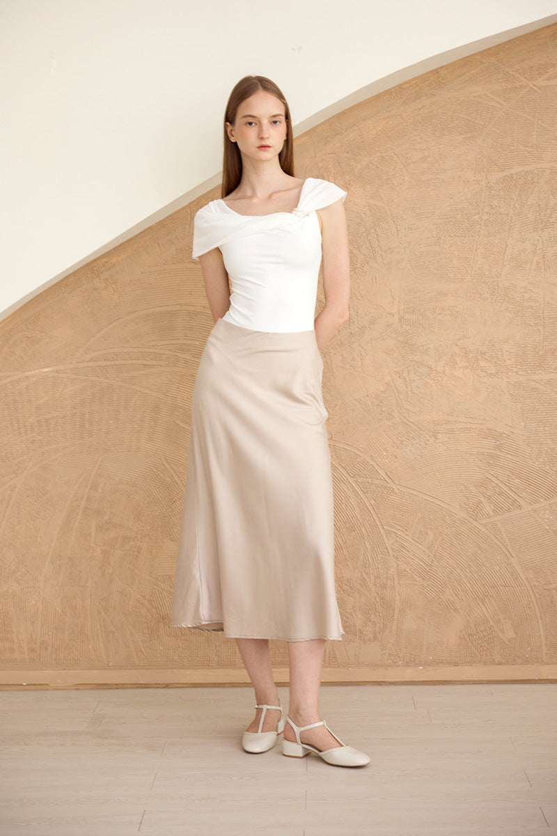 Malorie Tbar Heels in Cream Patent