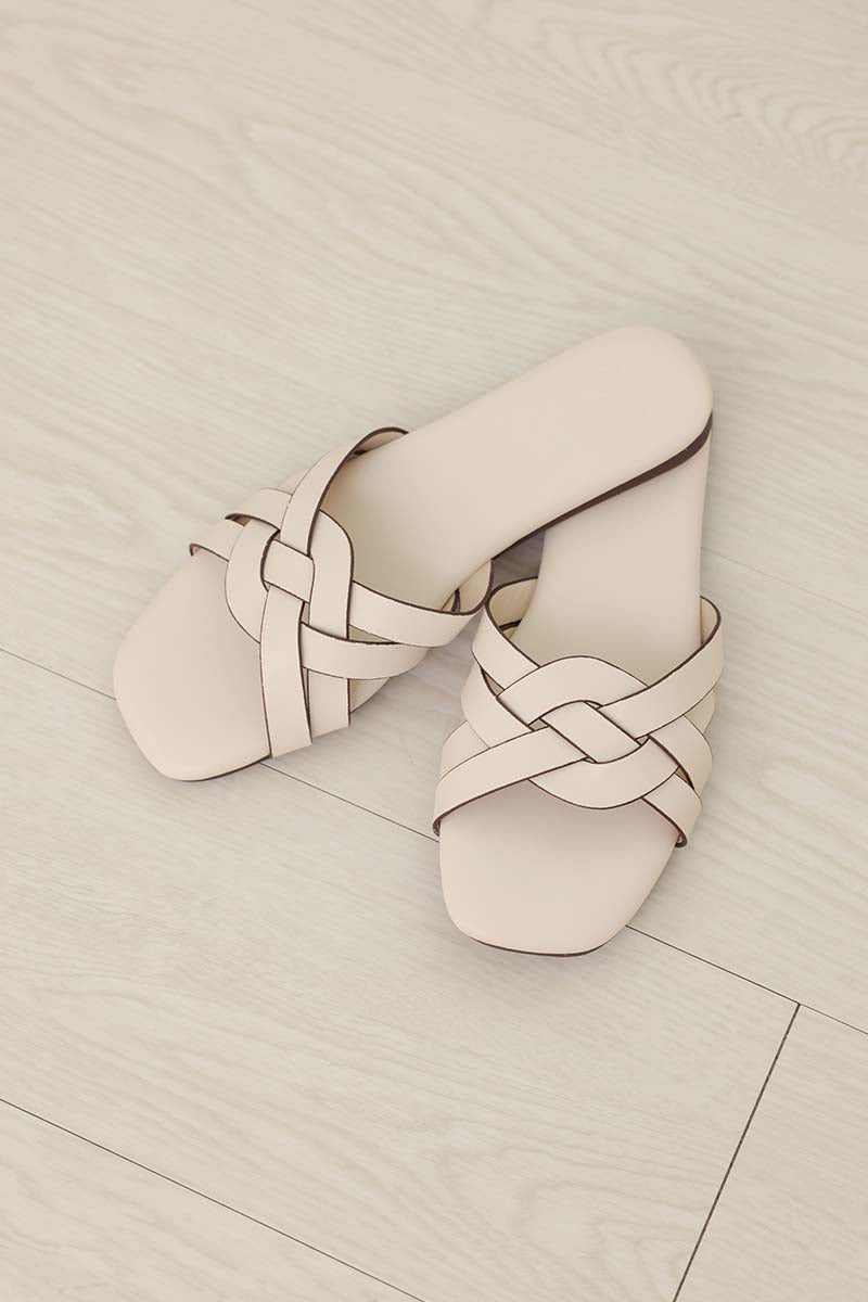 Primo Interlocking Cloud Sliders in Cream