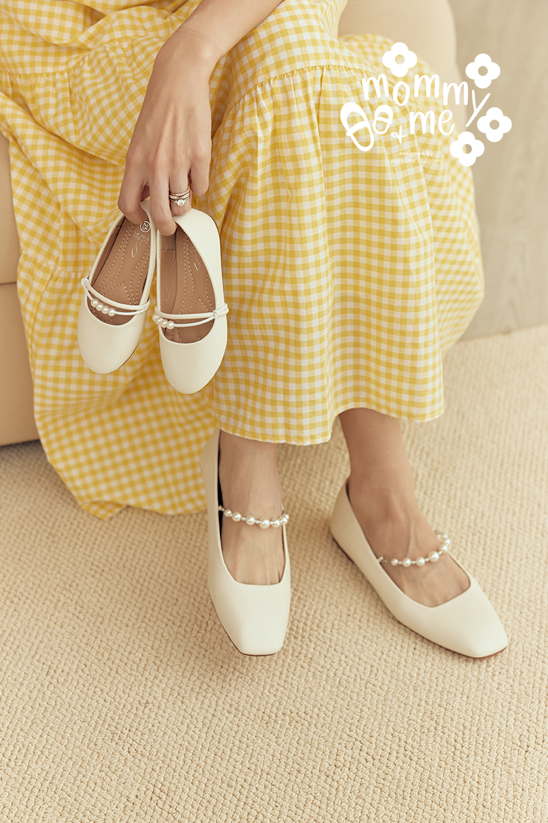 Rian Detachable Pearl Strap Flats in Cream