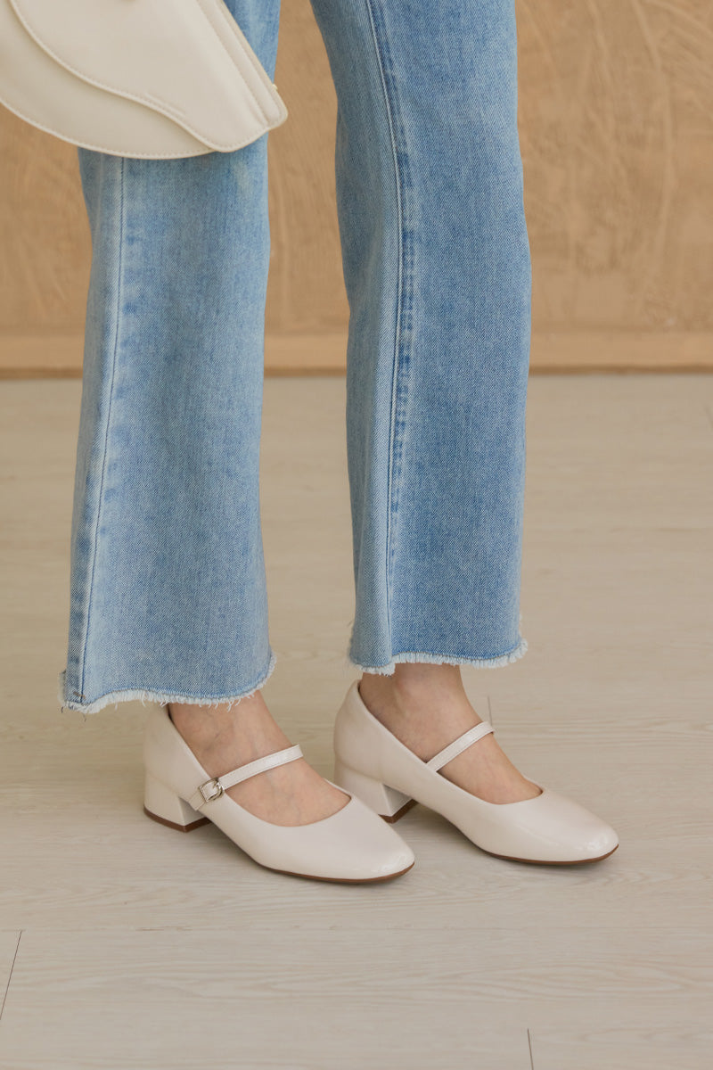 Roxxy Cloud Maryjane Heels in Cream Patent