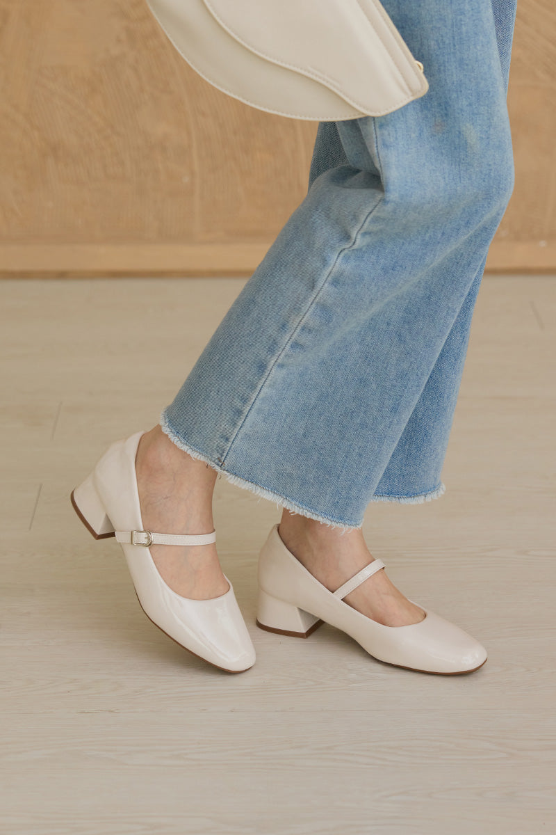 Roxxy Cloud Maryjane Heels in Cream Patent