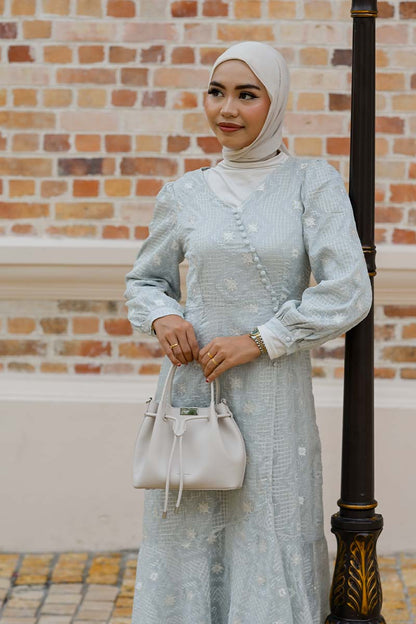 Santiago Dumpling Bag in Ivory Smoke