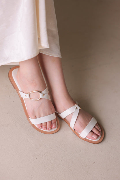 Saphira Gold Ring Sliders in Cream