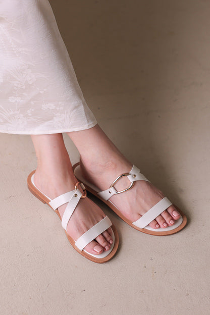 Saphira Gold Ring Sliders in Cream