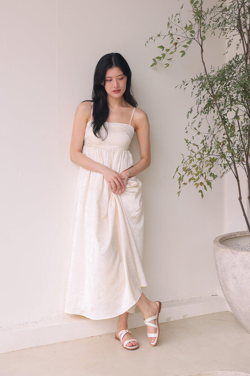 Saphira Gold Ring Sliders in Cream