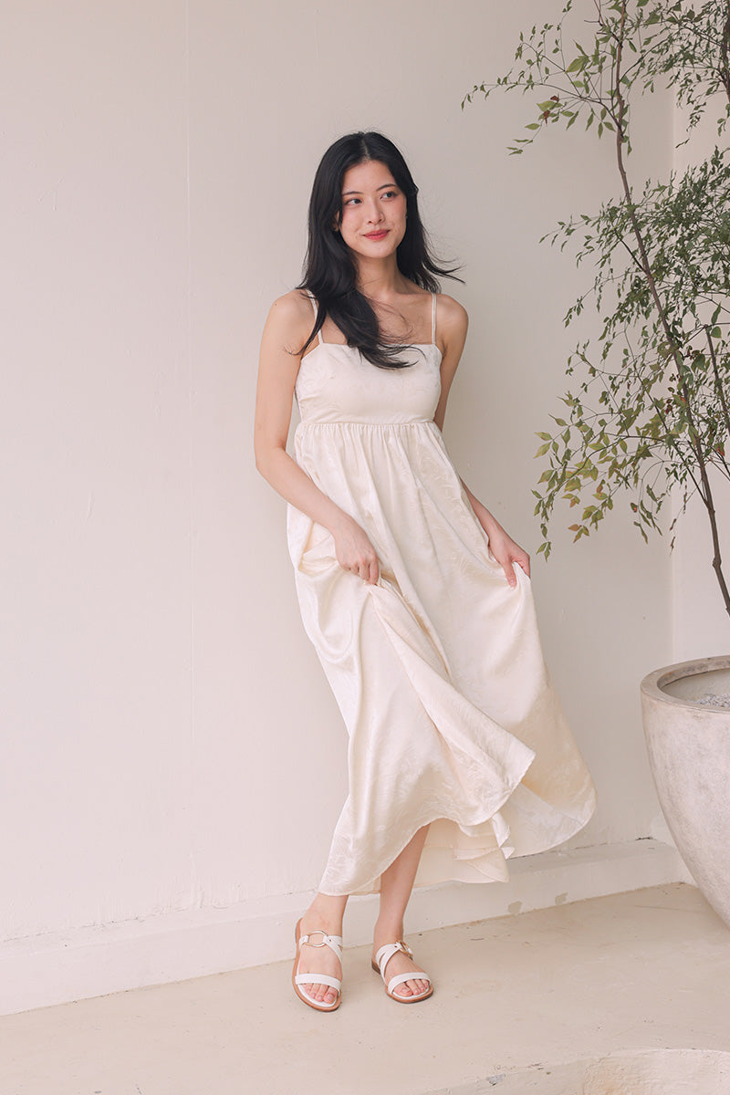 Saphira Gold Ring Sliders in Cream