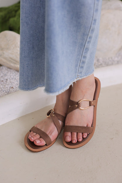 [PRE-ORDER] Saphira Gold Ring Sliders in Mocha