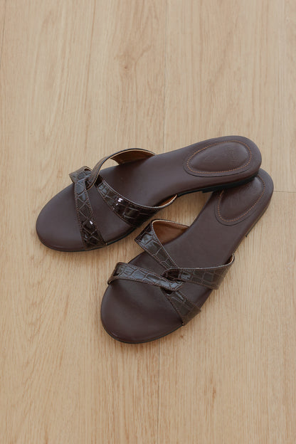 Savara Interlocking Sliders in Dark Chocolate Brown