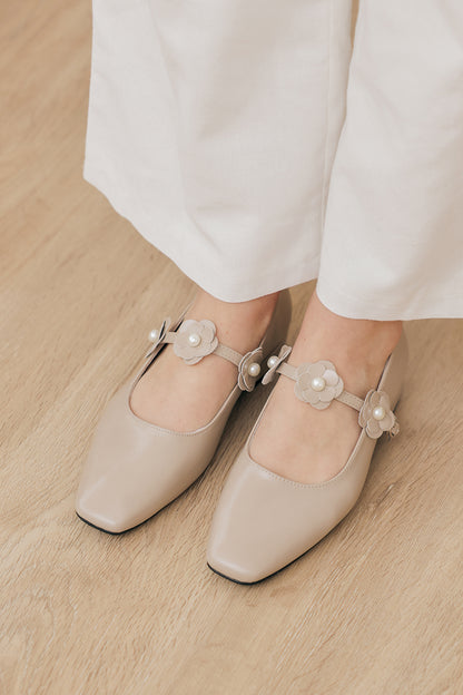 Sorrel Floral Cut out Maryjane Flats in Taupe