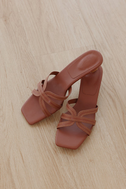 Vivelle Kitten Heels in Tan