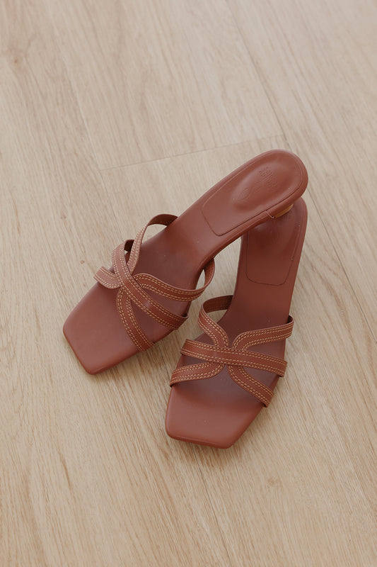 Vivelle Kitten Heels in Tan