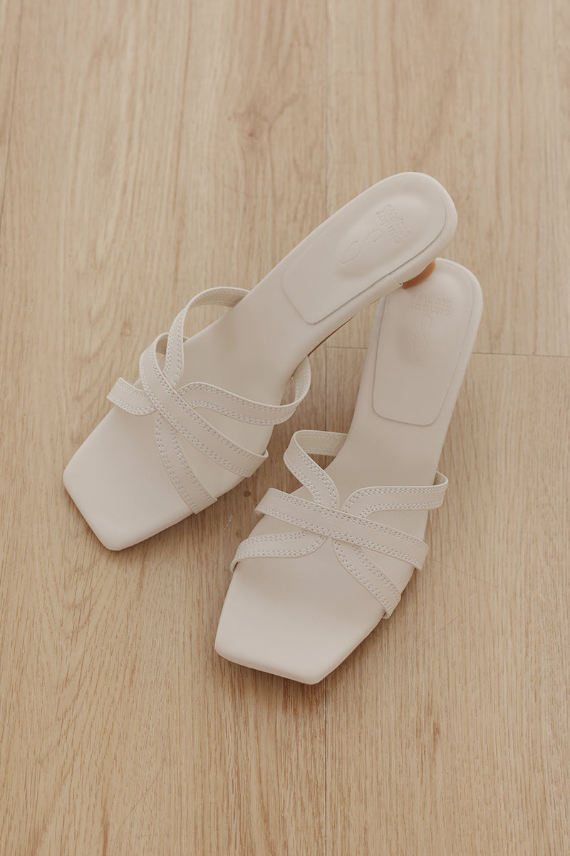 Vivelle Kitten Heels in Cream
