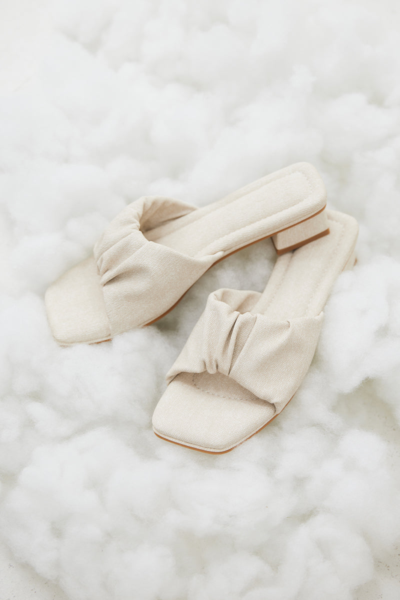 Willette Cloud Heels in Waterproof Linen