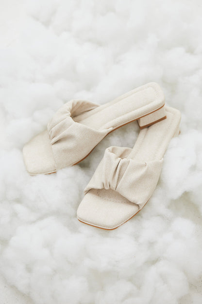Willette Cloud Heels in Waterproof Linen