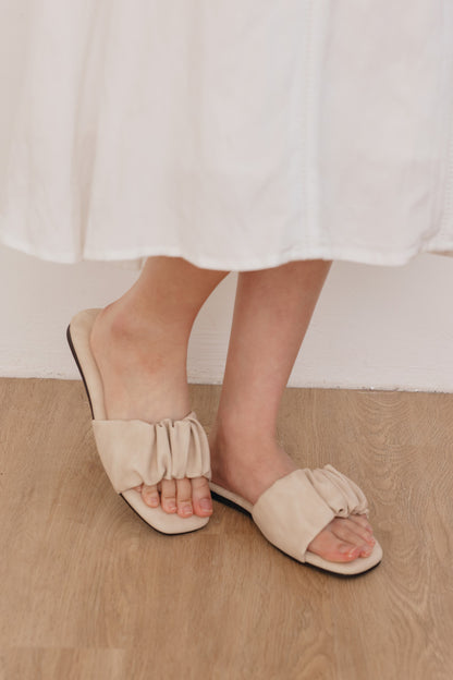 Willow Cloud Sliders in Bone Waterproof Suede