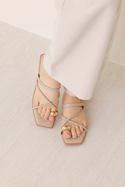Zerina Toe-ring Strappy Sliders in Light Taupe